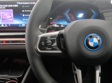 2026 BMW 5-Series - photo 16