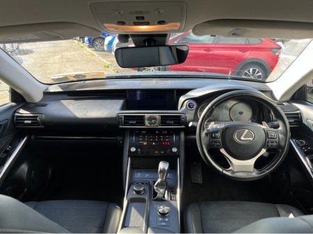 2017 Lexus IS - photo 13