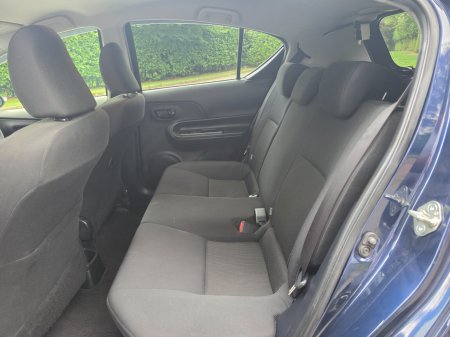 2018 Toyota Aqua - photo 17