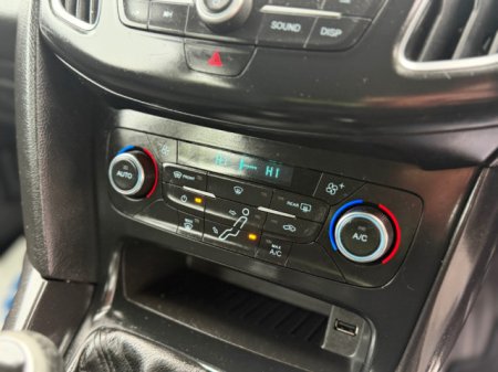2017 Ford Focus - photo 13