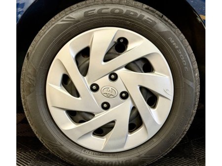 2019 Toyota Aqua - photo 17