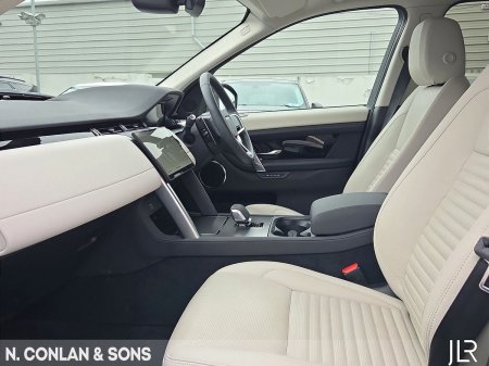2025 Land Rover Discovery Sport - photo 3