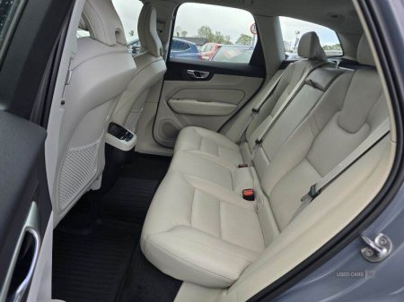 2022 Volvo XC60 - photo 8