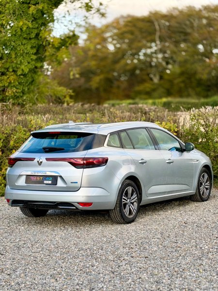2021 Renault Megane - photo 17