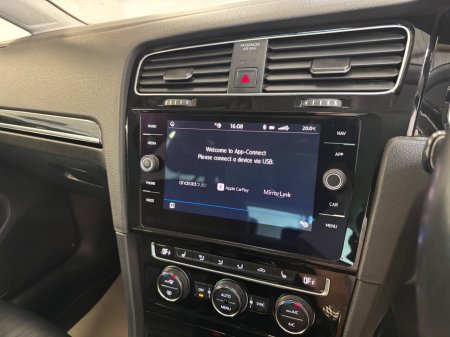 2020 Volkswagen Golf - photo 24