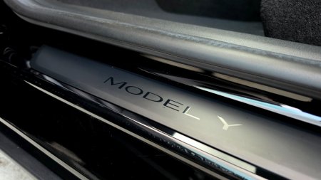 2023 Tesla Model Y - photo 25