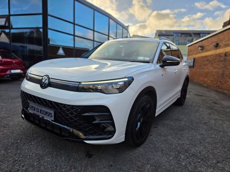 2025 Volkswagen Tiguan - photo 4