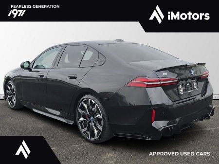 2025 BMW i5 - photo 2
