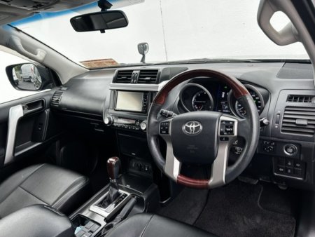 2017 Toyota Land Cruiser - photo 9
