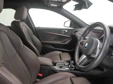2024 BMW 1-Series - photo 12