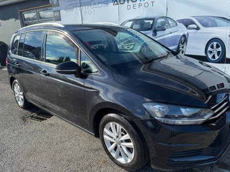 2017 Volkswagen Touran - photo 2