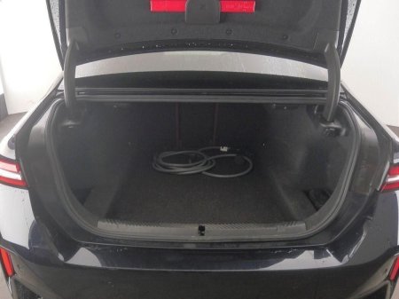 2025 BMW 5-Series - photo 12