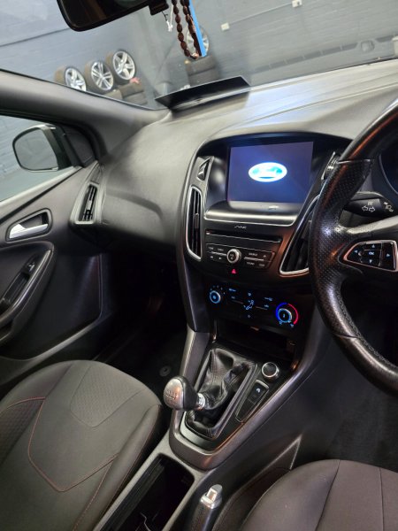 2018 Ford Focus - photo 14
