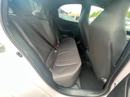 2020 Toyota Yaris - photo 10