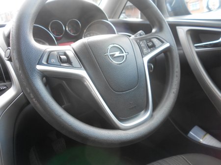 2011 Opel Astra - photo 9