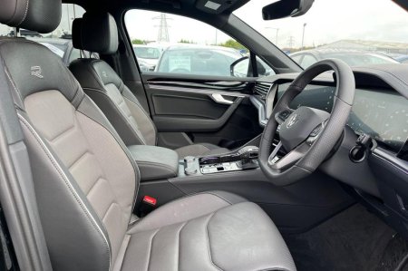 2026 Volkswagen Touareg - photo 17