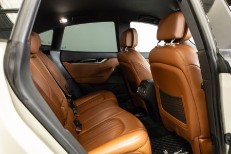 2020 Maserati Levante - photo 12