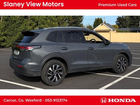 2025 Volkswagen Tiguan - photo 3
