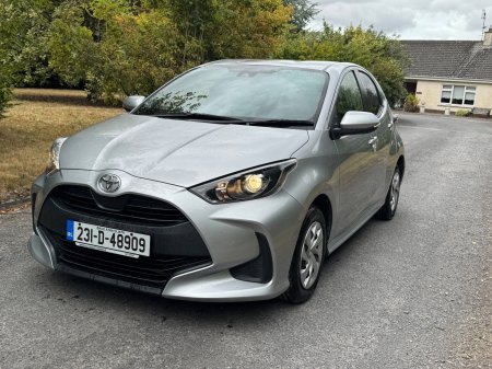 2023 Toyota Yaris - photo 2