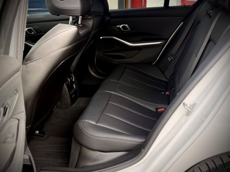 2025 BMW 3-Series - photo 12