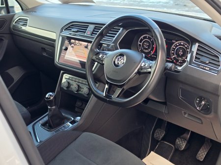 2019 Volkswagen Tiguan - photo 2