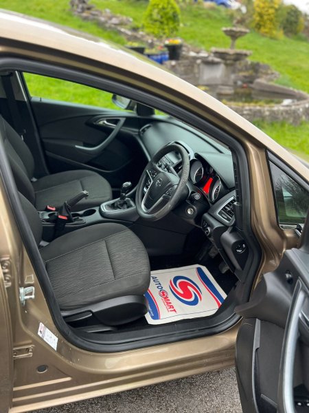 2013 Opel Astra - photo 10