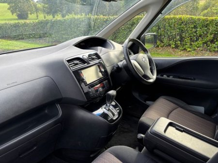2015 Nissan Serena - photo 15