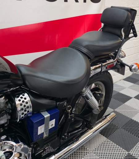 2010 Triumph Bonneville - photo 38