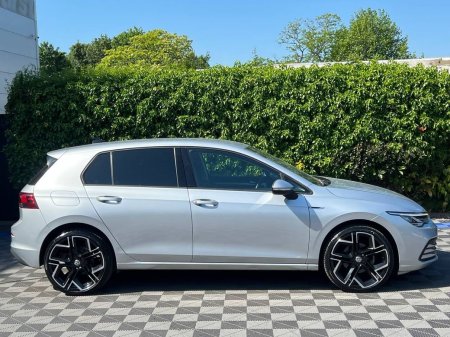 2023 Volkswagen Golf - photo 2