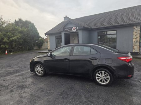 2014 Toyota Corolla - photo 2