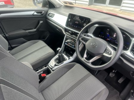 2025 Volkswagen T-Roc - photo 6