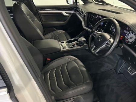 2019 Volkswagen Touareg - photo 23