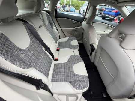 2018 Volvo V40 - photo 33