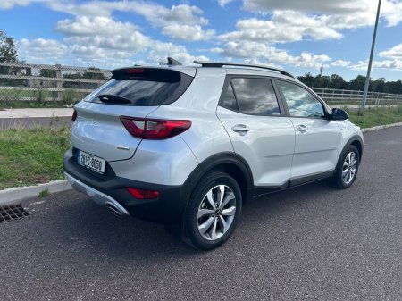 2026 Kia Stonic - photo 3