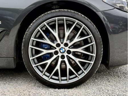 2021 BMW 5-Series - photo 13