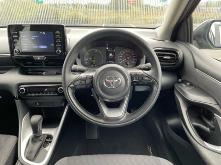 2022 Toyota Yaris - photo 8