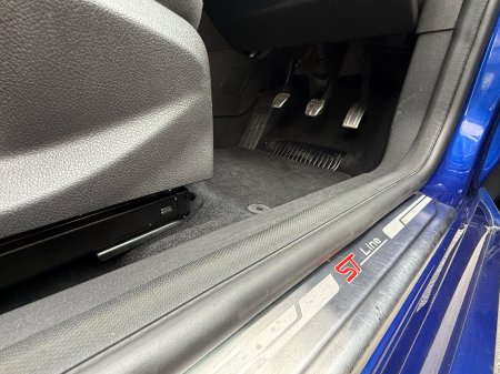 2018 Ford Focus - photo 19