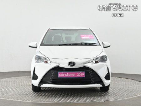 2019 Toyota Vitz - photo 8