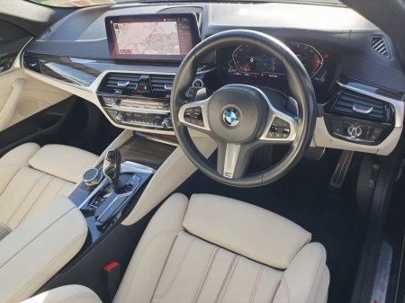 2022 BMW 5-Series - photo 6