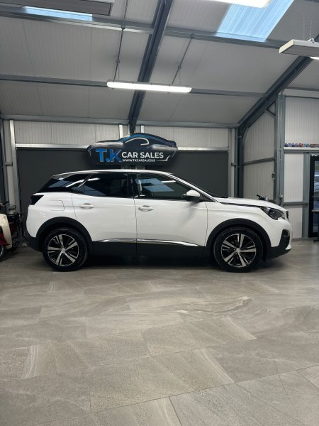 2017 Peugeot 3008 - photo 2