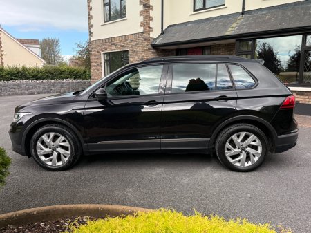 2023 Volkswagen Tiguan - photo 4