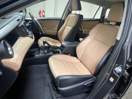 2016 Toyota RAV4 - photo 11