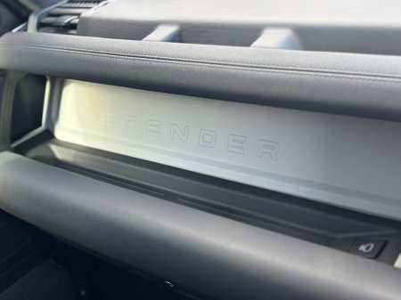 2022 Land Rover Defender - photo 19