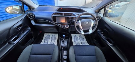 2015 Toyota Aqua - photo 7