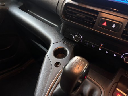 2020 Peugeot Partner - photo 5
