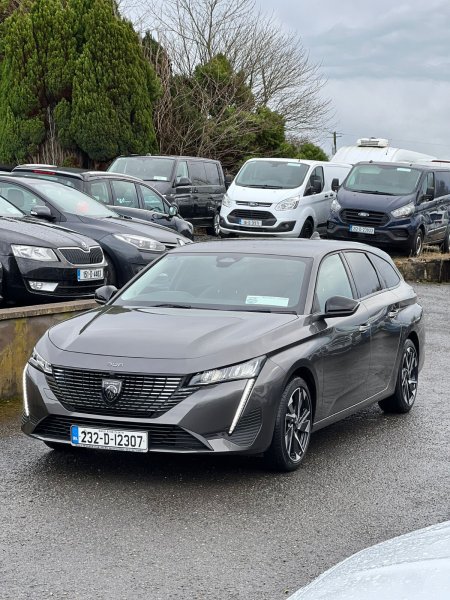 2023 Peugeot 308 - photo 2