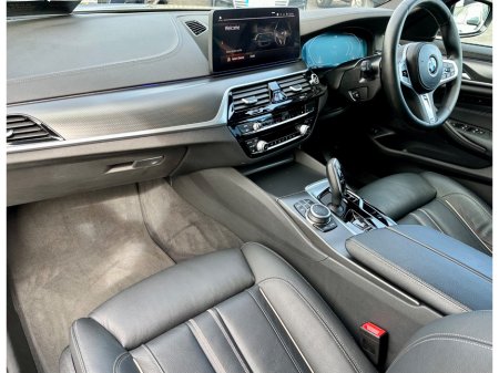 2022 BMW 5-Series - photo 16