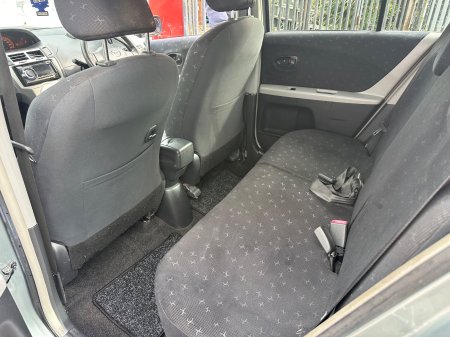 2007 Toyota Vitz - photo 27