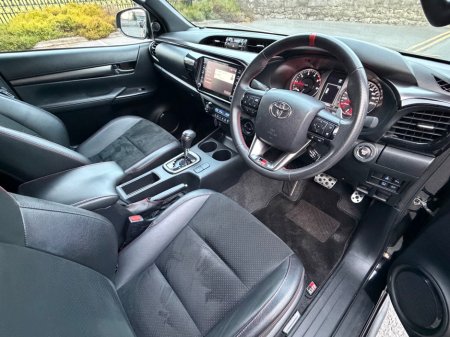 2024 Toyota Hilux - photo 8