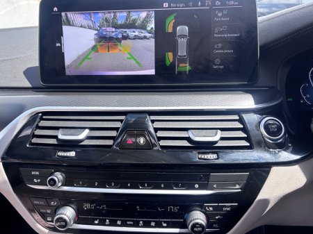 2022 BMW 5-Series - photo 10